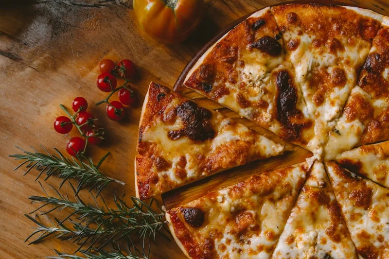 Lahmacun (Pizza Turca) con Carne Kebab